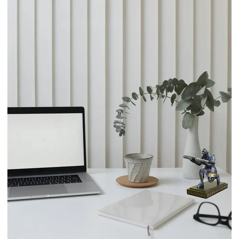 Hign-concerned Knight Pen Holder Desk Statue For Office Decor