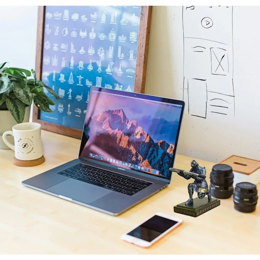 Hign-concerned Knight Pen Holder Desk Statue For Office Decor